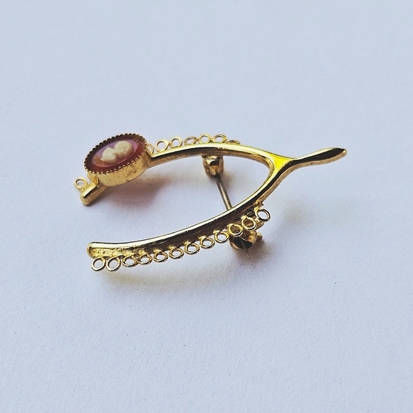 Vintage Cameo Brooch - Picture 3 of 7